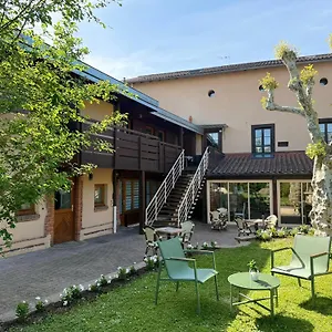 Au Coq Dort Hotel